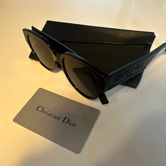 Dior Sunglasses - Picture 3 of 5
